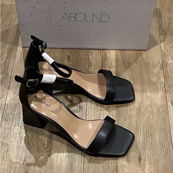 Abound-Finn Ankle Strap Sandal-Women's Size: 7-
Color: Black PU-NEW!! - Picture 8 of 15